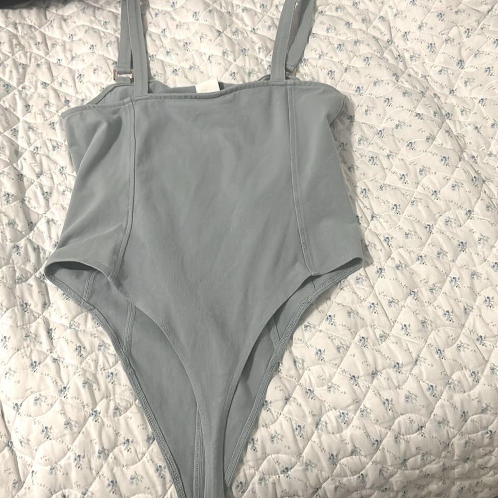 H&M bodysuit - Picture 5 of 5